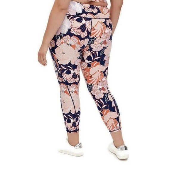 Torrid Navy & Peach Floral Performance Core Crop Active Leggings in Size… - Picture 3 of 10